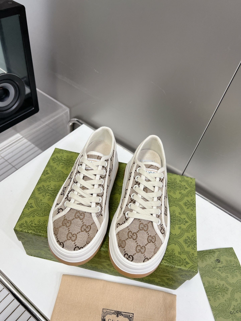 G*u*i casual shoes
